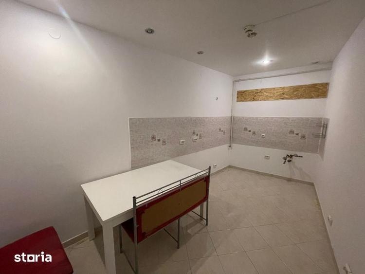 Apartament cu 4 camere decomandat în Eminescu