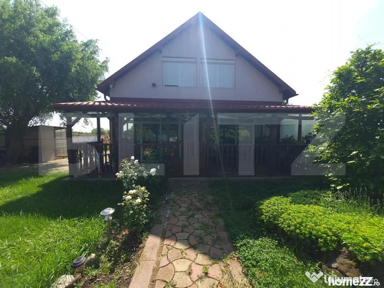 Casă cu 5 camere cu Teren 2022 Mp în Valea