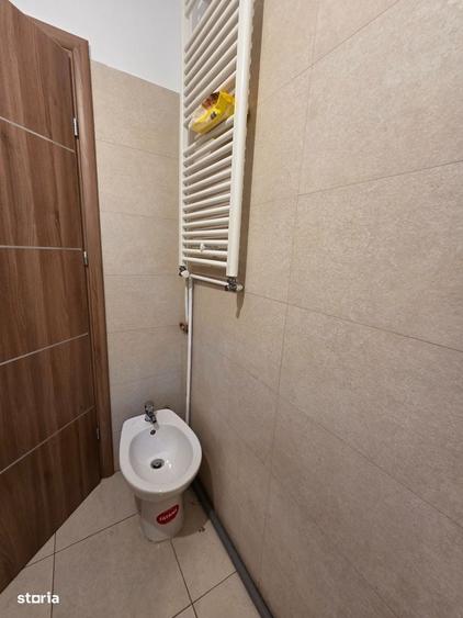 Apartament cu 4 camere decomandat în Doamna Ghica