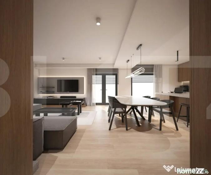 Casă cu 7 camere cu Teren 800 Mp în Central