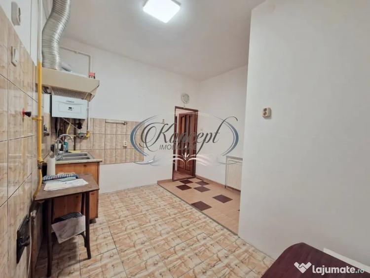 Apartament cu 3 camere semidecomandat, mobilat în Central