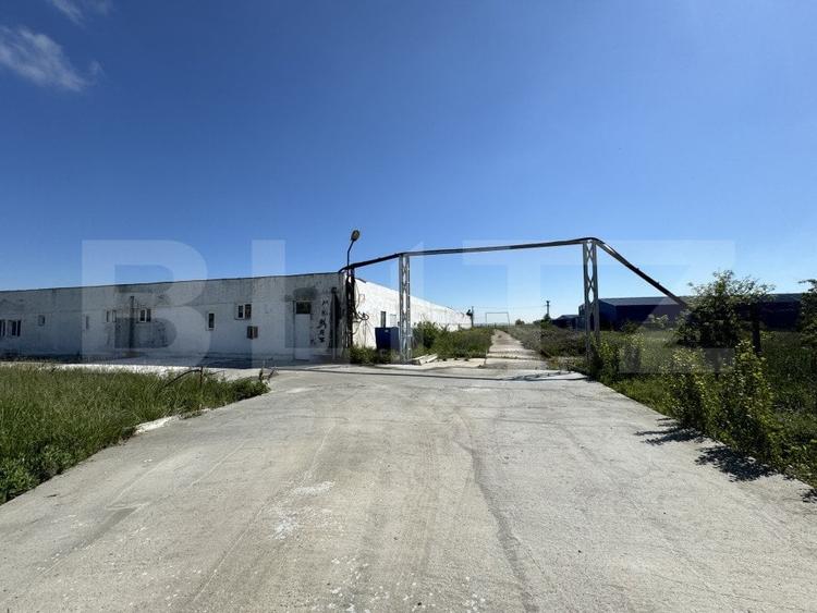 Spațiu industrial, de 4,403 mp, în Bucovăț