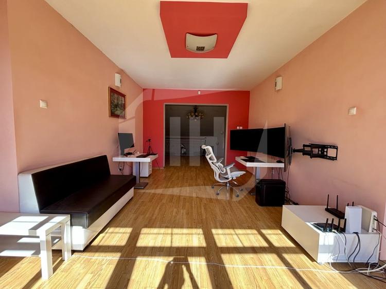 Casă individuală cu 5 camere cu Garaj în Făget
