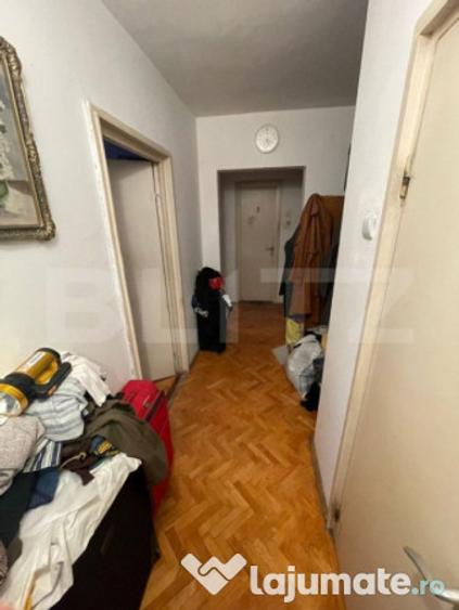 Apartament cu 3 camere decomandat în Libertății