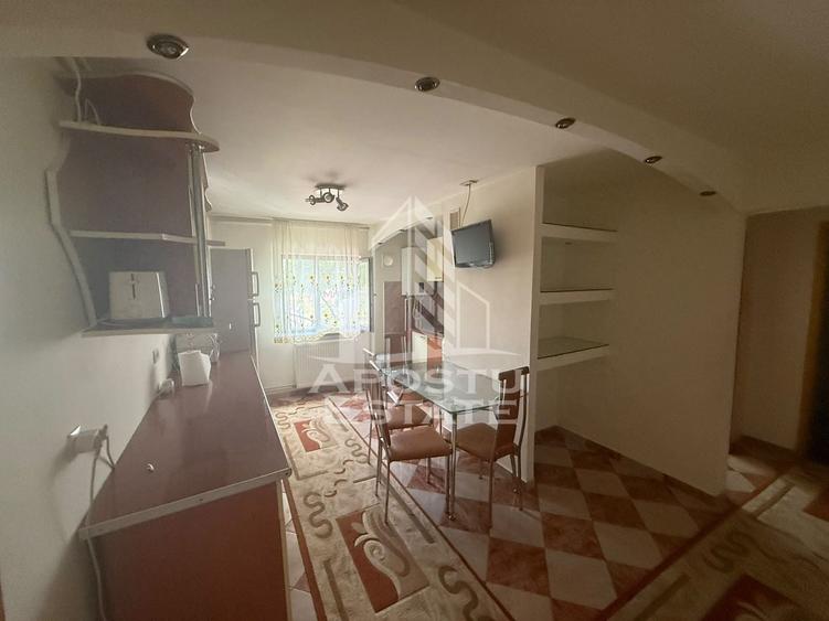 Apartament cu 2 camere semidecomandat, mobilat în Bucovina