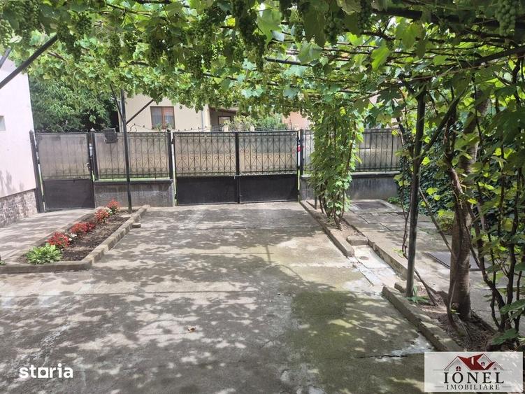 Casă cu 4 camere cu Teren 830 Mp în Central