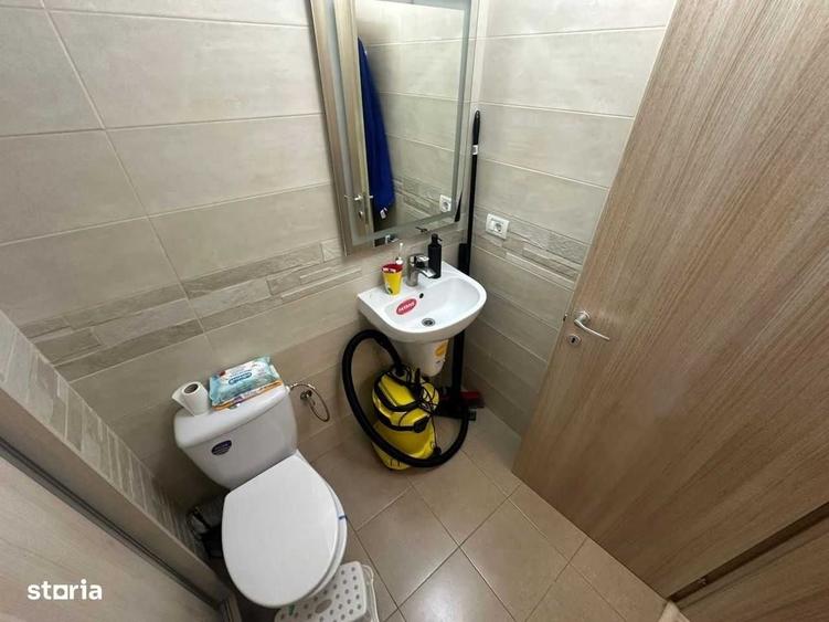 Apartament cu 3 camere semidecomandat în Dobroești