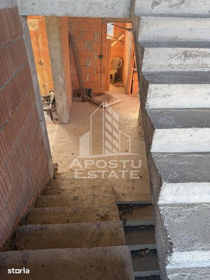 Casă cu 4 camere cu Teren 637 Mp în Covaci