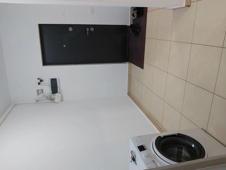 Garsonieră decomandată în Apărătorii Patriei