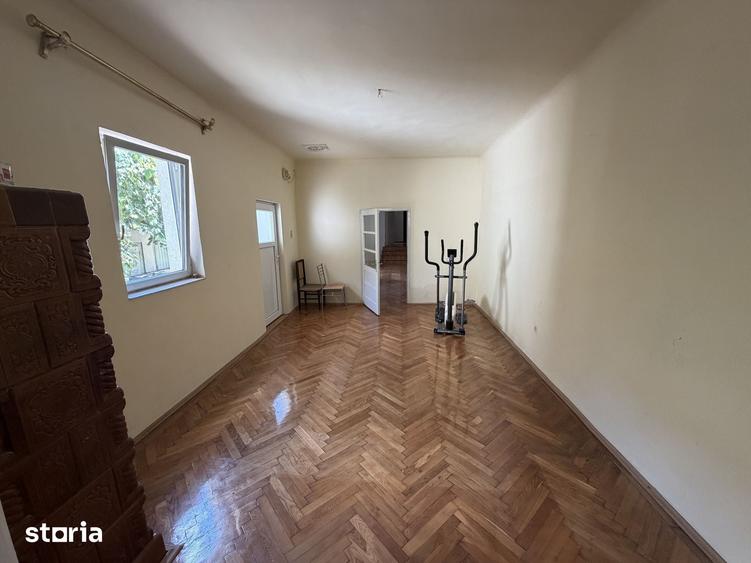 Spațiu comercial, de 100 mp, în Central