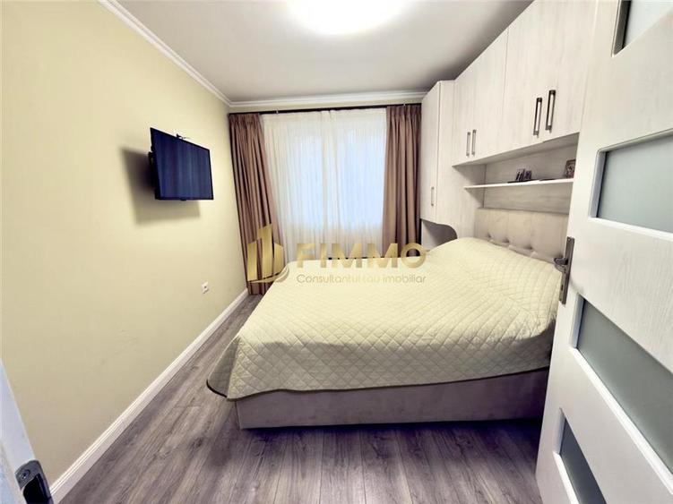 Apartament cu 4 camere semidecomandat în Central