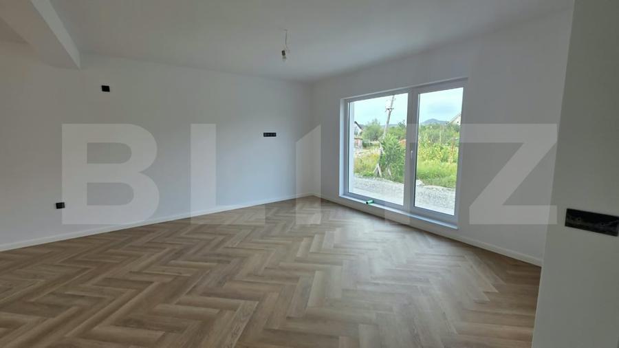 Duplex cu 4 camere cu Canalizare în Industrială