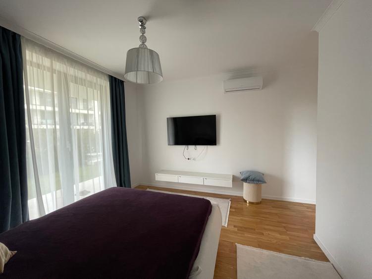 Apartament cu 4 camere decomandat în Băneasa