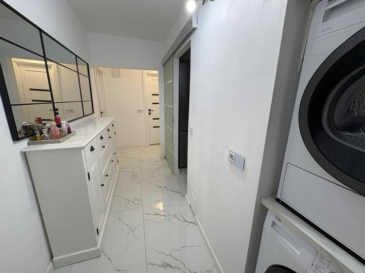 Apartament cu 2 camere decomandat în Între Lacuri