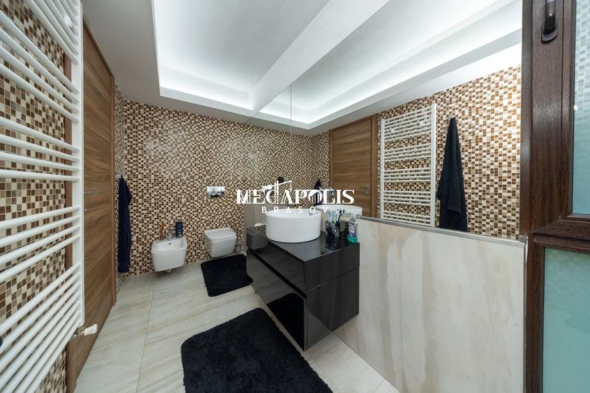 Apartament cu 3 camere decomandat în Tractorul