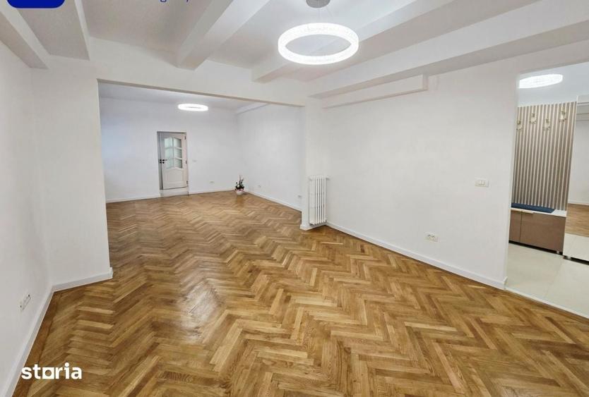Apartament cu 3 camere în Unirii