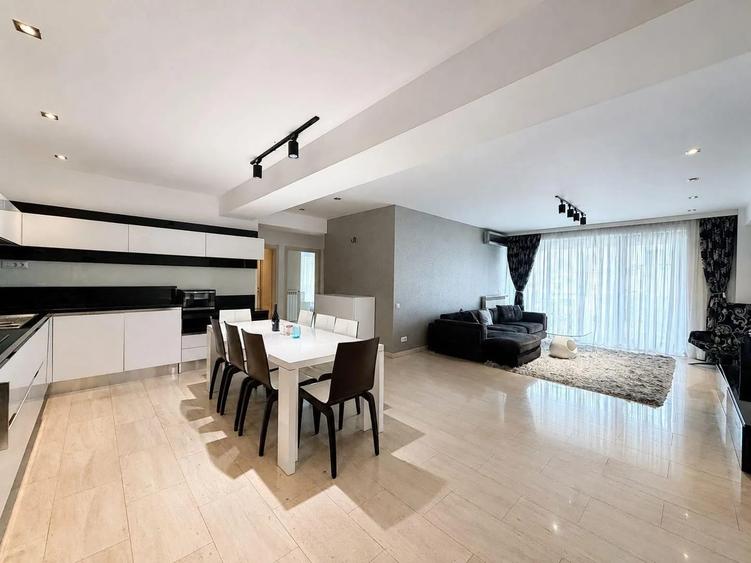 Apartament cu 3 camere nedecomandat, mobilat în Pipera