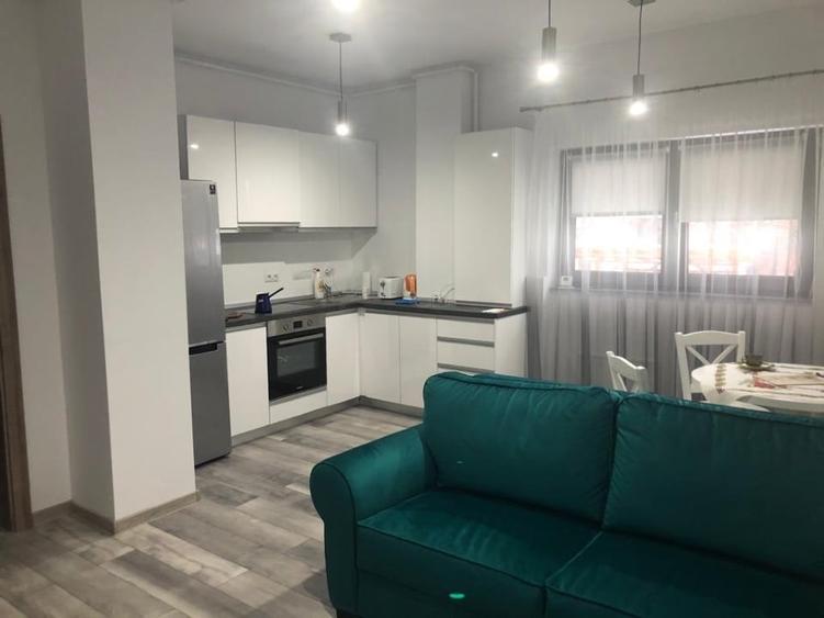 Apartament cu 2 camere decomandat, mobilat în 7 Noiembrie