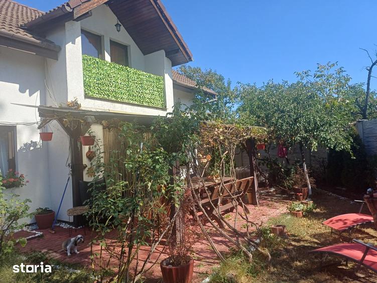 Casă cu 6 camere cu Teren 450 Mp în Cristian