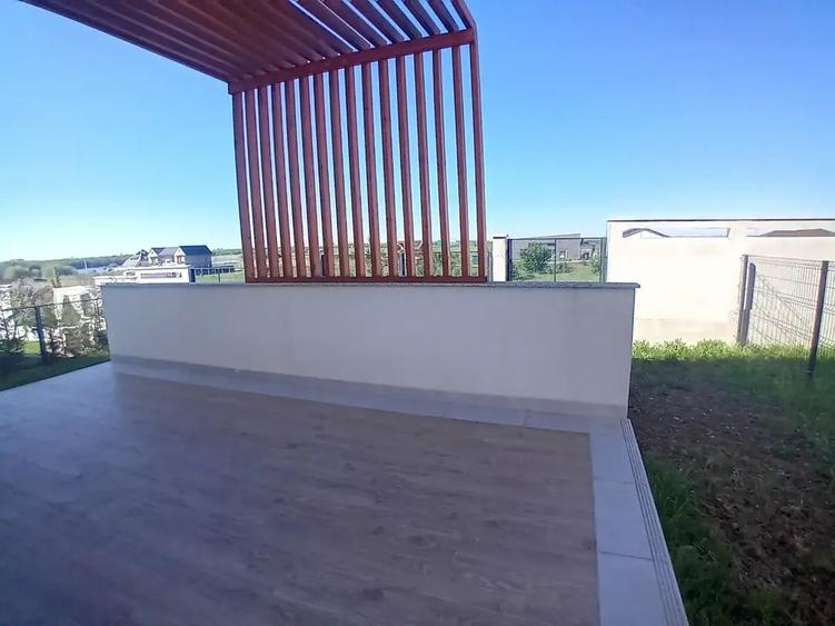 Casă cu 5 camere cu Canalizare în Mogoșoaia