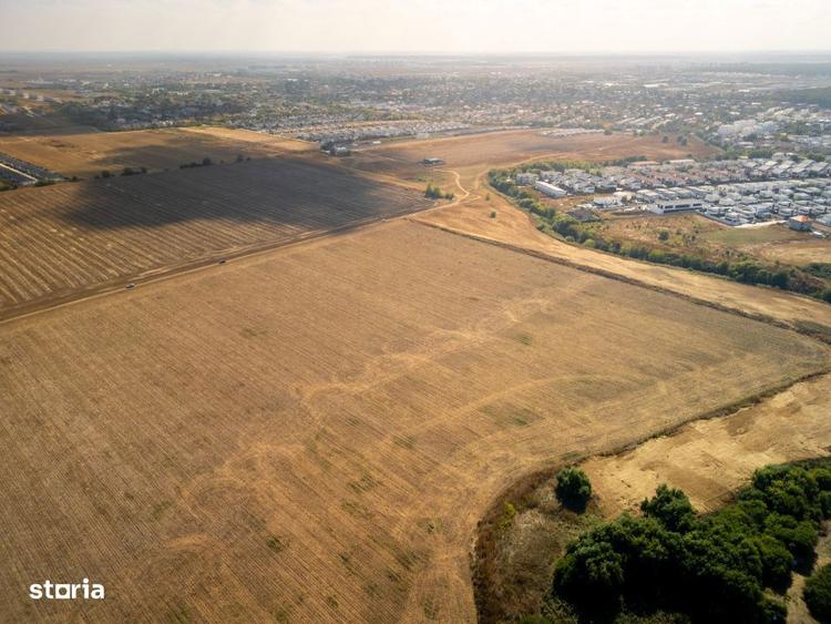 Teren de 16500 mp, în Tunari