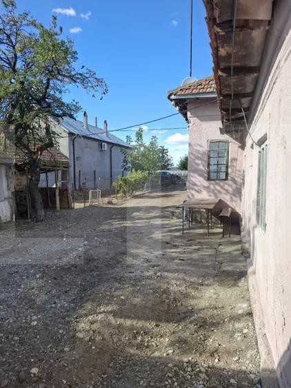 Casă individuală cu 5 camere cu Canalizare în Coteana