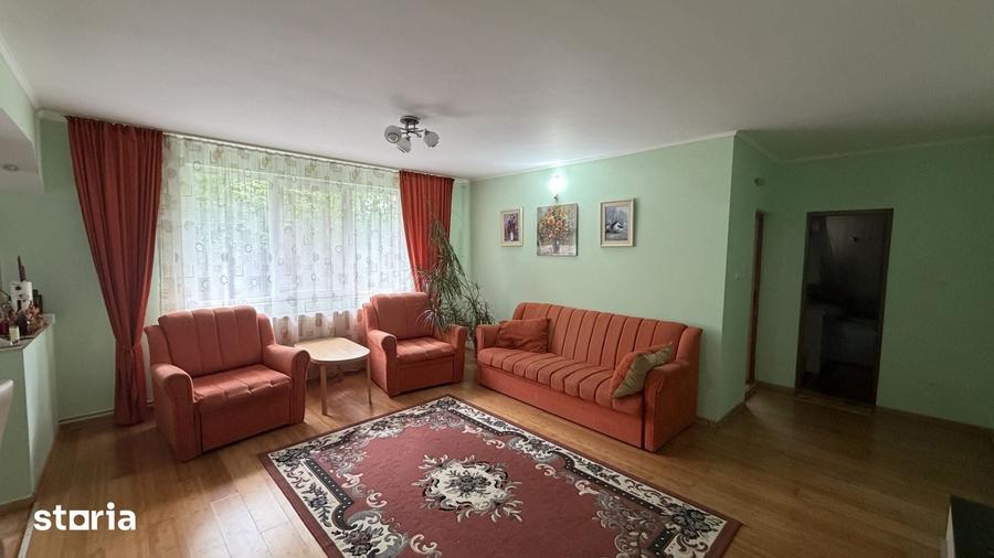 Apartament cu 3 camere semidecomandat în Central