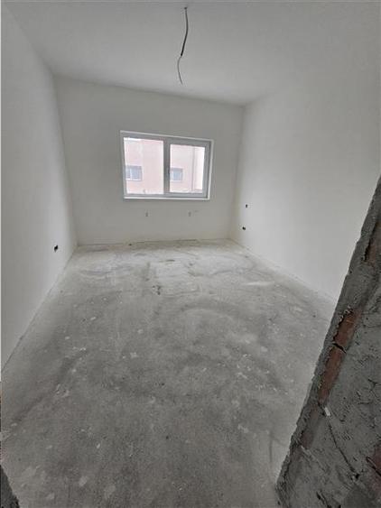 Apartament cu 4 camere decomandat în 9 Mai