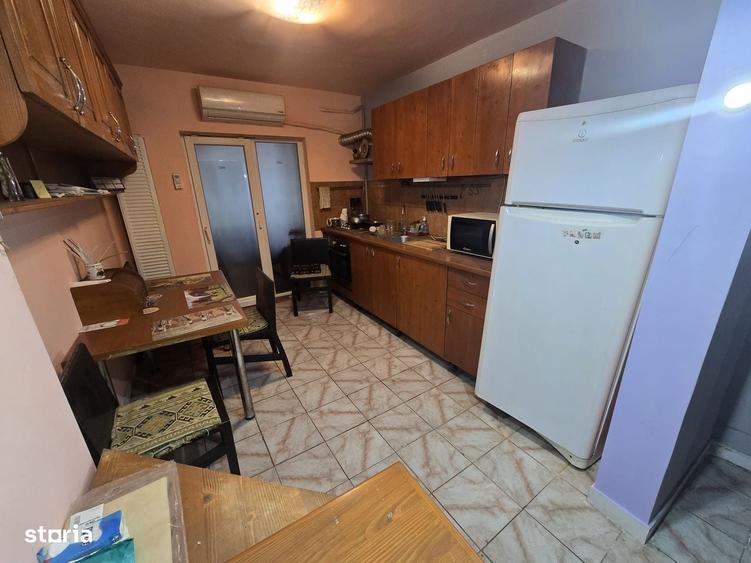 Apartament cu 3 camere decomandat în Luncă