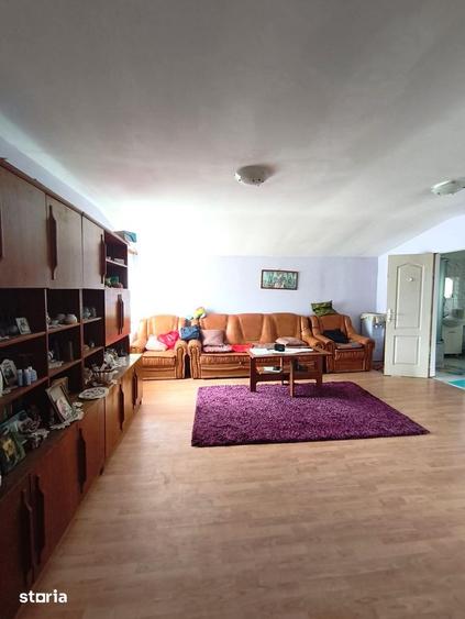 Casă cu 7 camere cu Teren 320 Mp în Jilava
