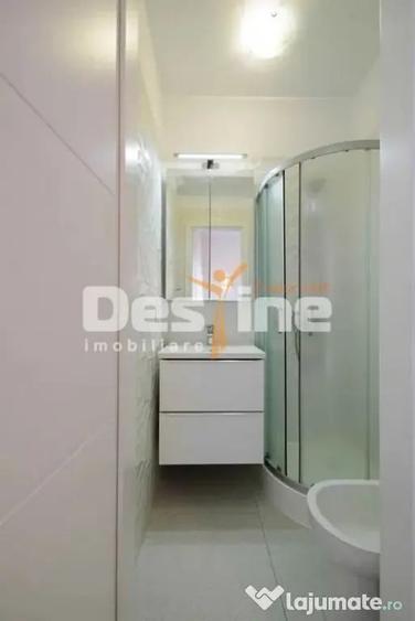 Apartament cu 3 camere semidecomandat în Central