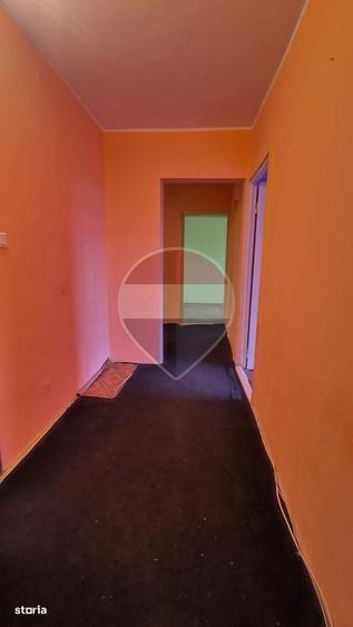 Apartament cu 3 camere decomandat în Micro 13