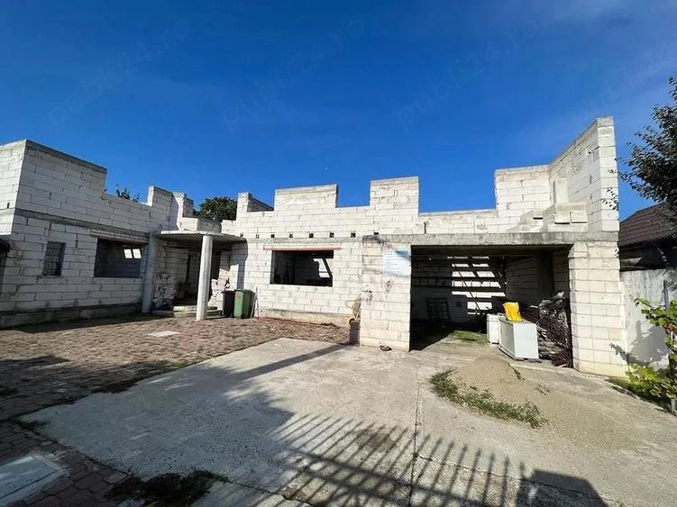 Casă cu 4 camere cu Teren 427 Mp în Central