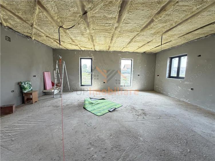 Casă cu Teren 800 Mp în Oșorhei