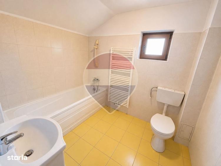 Casă cu 4 camere în Dragomirești-Deal