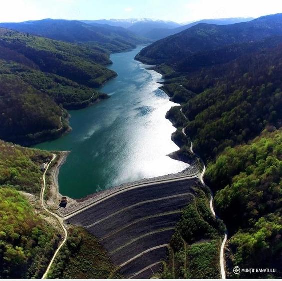 Teren de 2000 mp, în Poiana