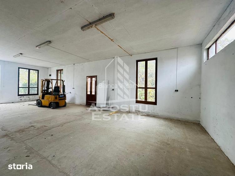 Spațiu comercial, de 100 mp, în Livada