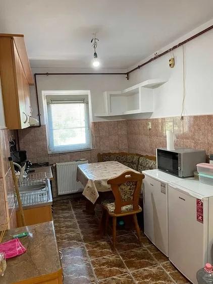 Apartament cu 2 camere semidecomandat, mobilat în Girocului