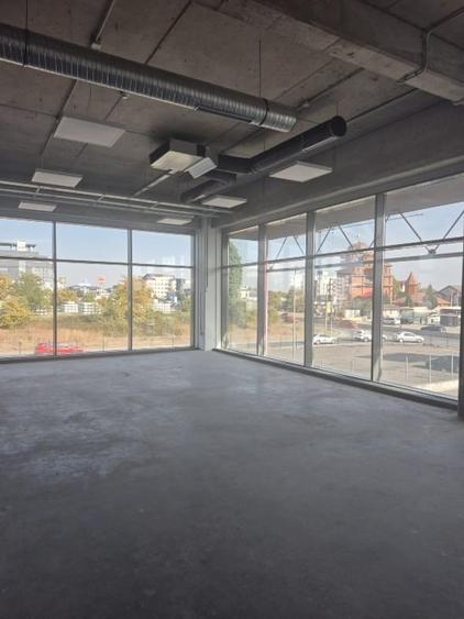Spațiu comercial, de 1,050 mp, în Central