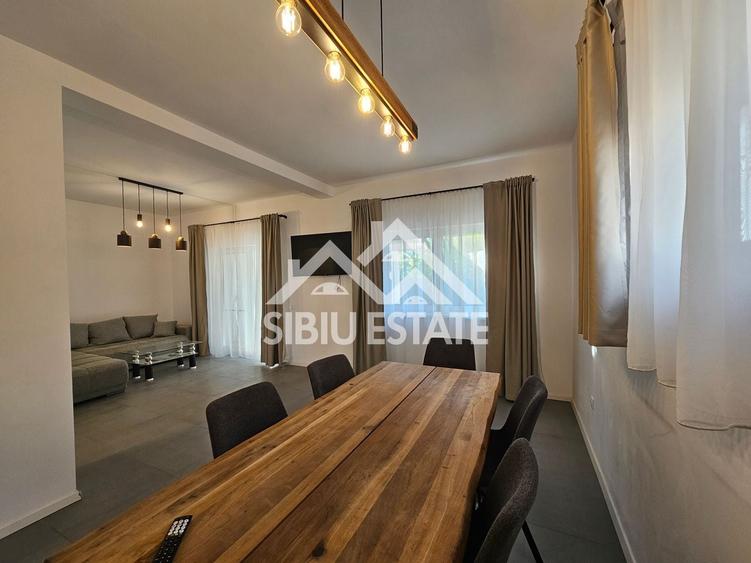 Duplex cu 4 camere cu Canalizare în Șelimbăr