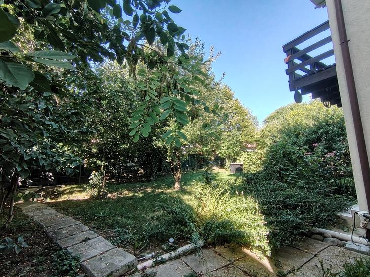Casă cu 5 camere cu Canalizare în Corbeanca