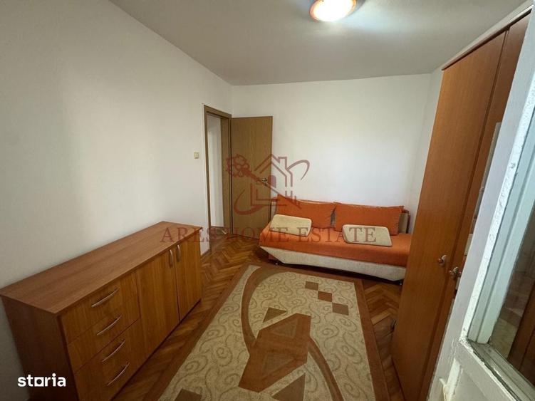 Apartament cu 3 camere în Complex Studențesc