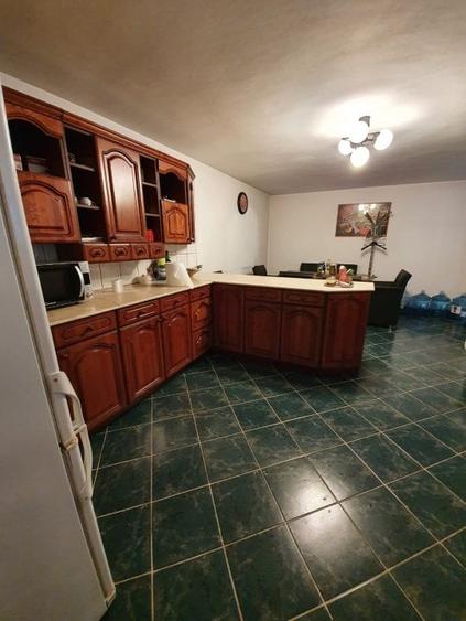 Casă individuală cu 7 camere cu Canalizare în Cotroceni