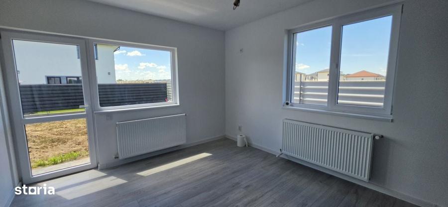 Casă cu 3 camere cu Teren 230 Mp în Clinceni