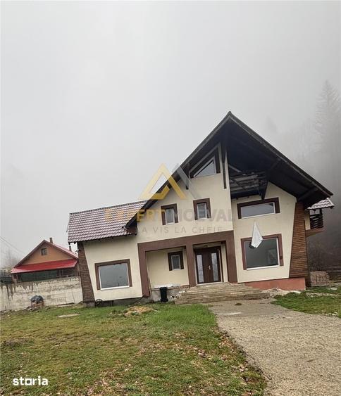 Casă cu Teren 2100 Mp în Central