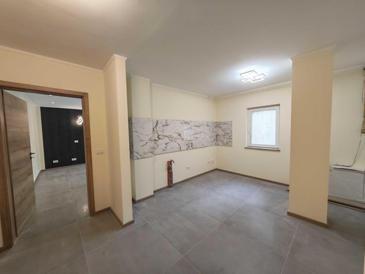 Apartament cu 3 camere decomandat în Complex Studențesc