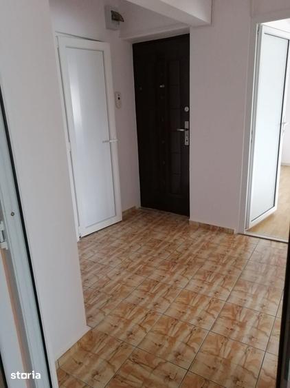 Apartament cu 2 camere decomandat în Coman