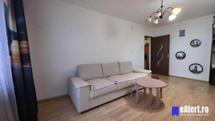 Apartament cu 3 camere în Basarabia