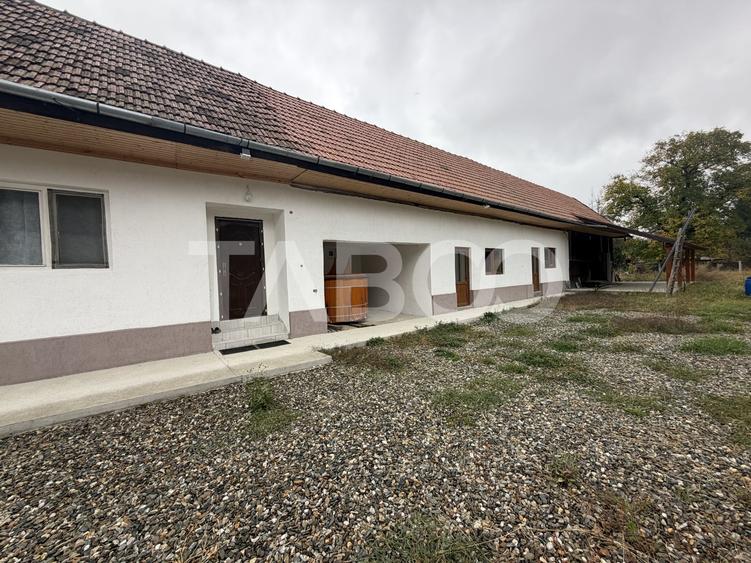 Casă individuală cu 8 camere cu Canalizare în Gura Văii