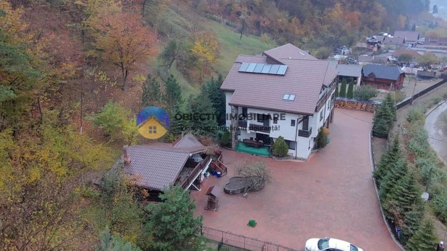 Casă cu 10 camere cu Canalizare în Periferie